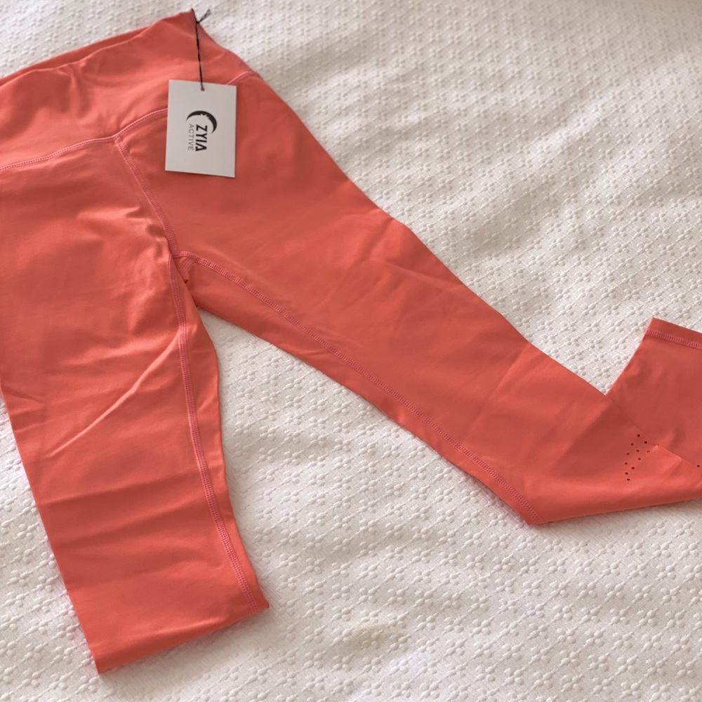 Zyia leggings